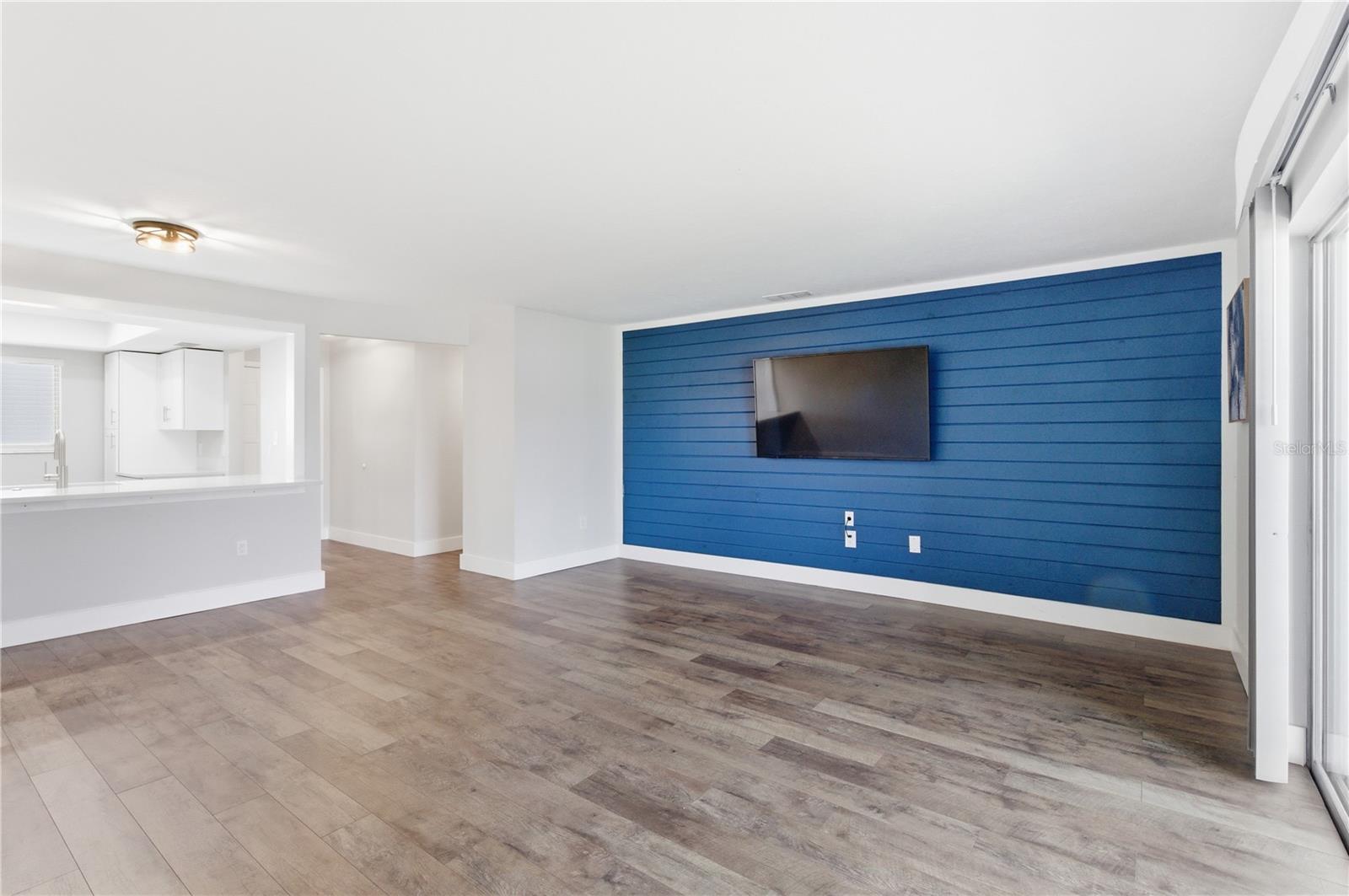 Image 12 of 21 For 3500 Beneva Road 307