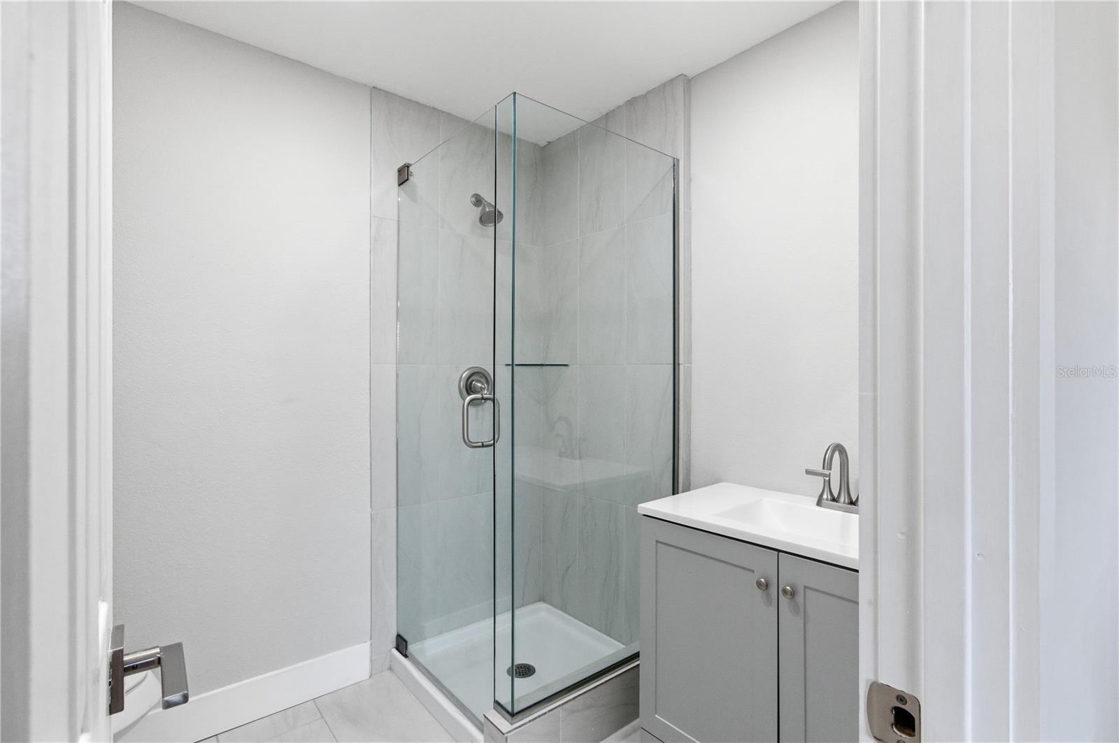 Image 18 of 21 For 3500 Beneva Road 307