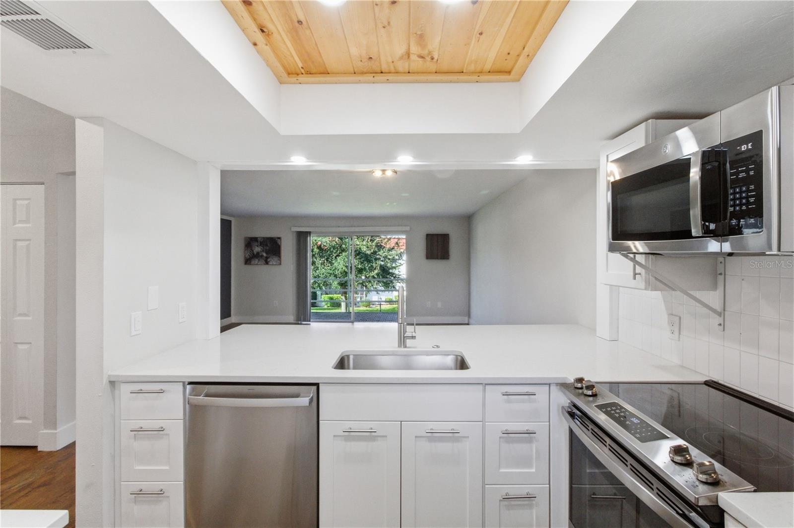 Image 8 of 21 For 3500 Beneva Road 307