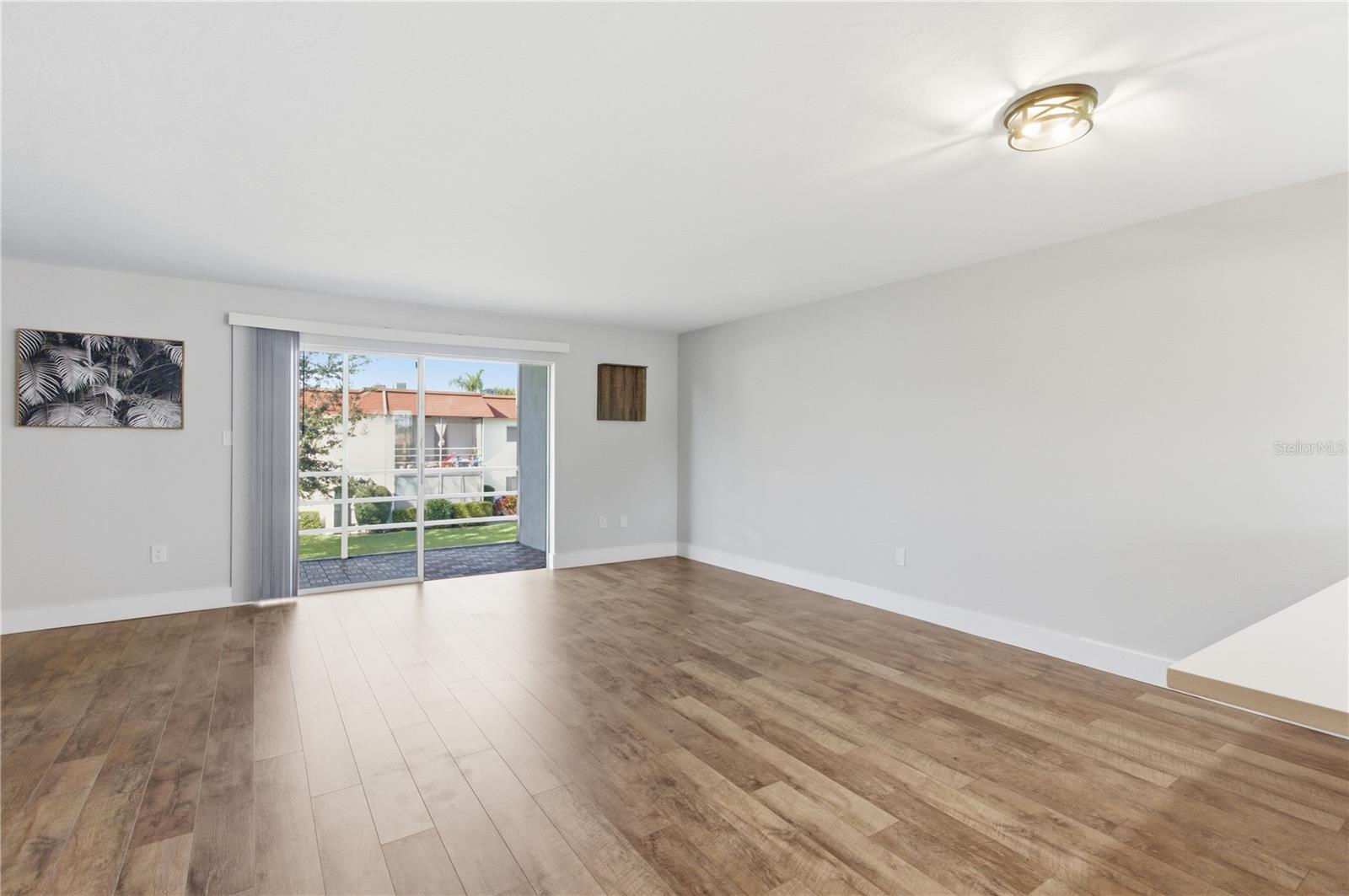 Image 9 of 21 For 3500 Beneva Road 307