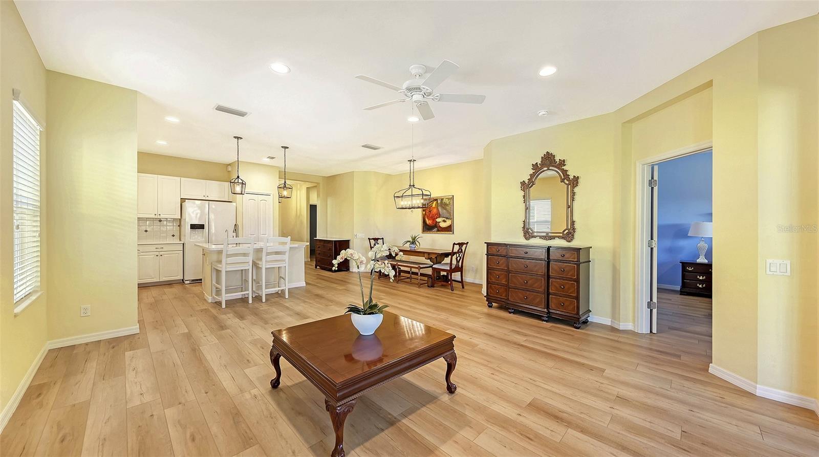 Image 13 of 38 For 1504 Calle Grand Street