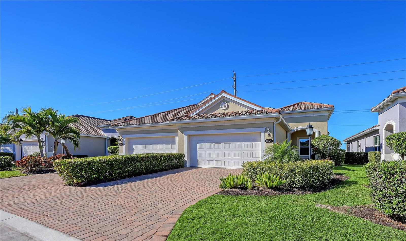 Image 2 of 38 For 1504 Calle Grand Street