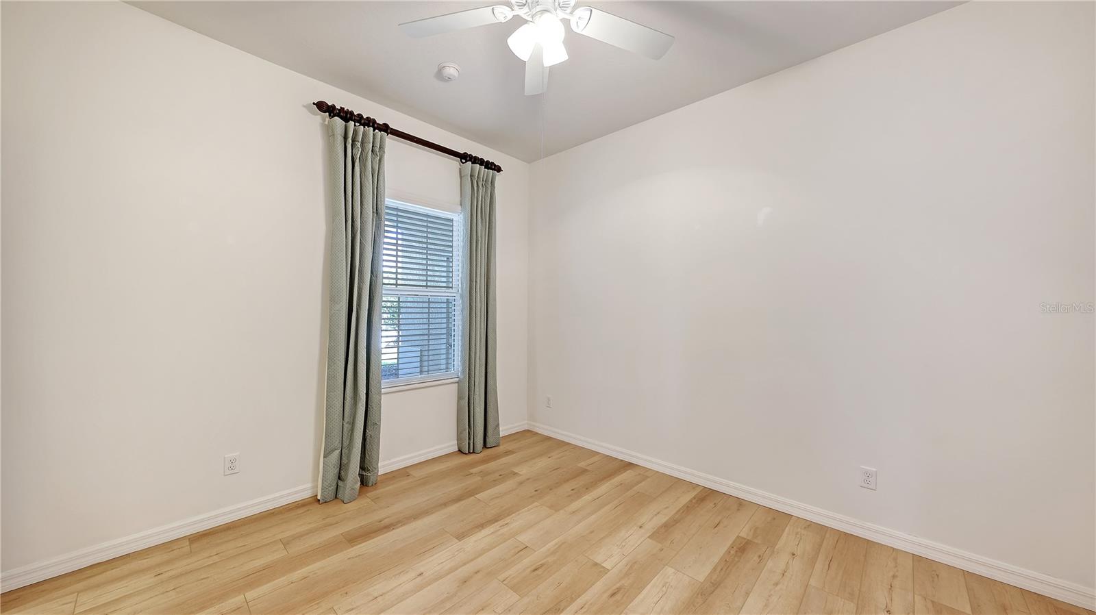 Image 22 of 38 For 1504 Calle Grand Street