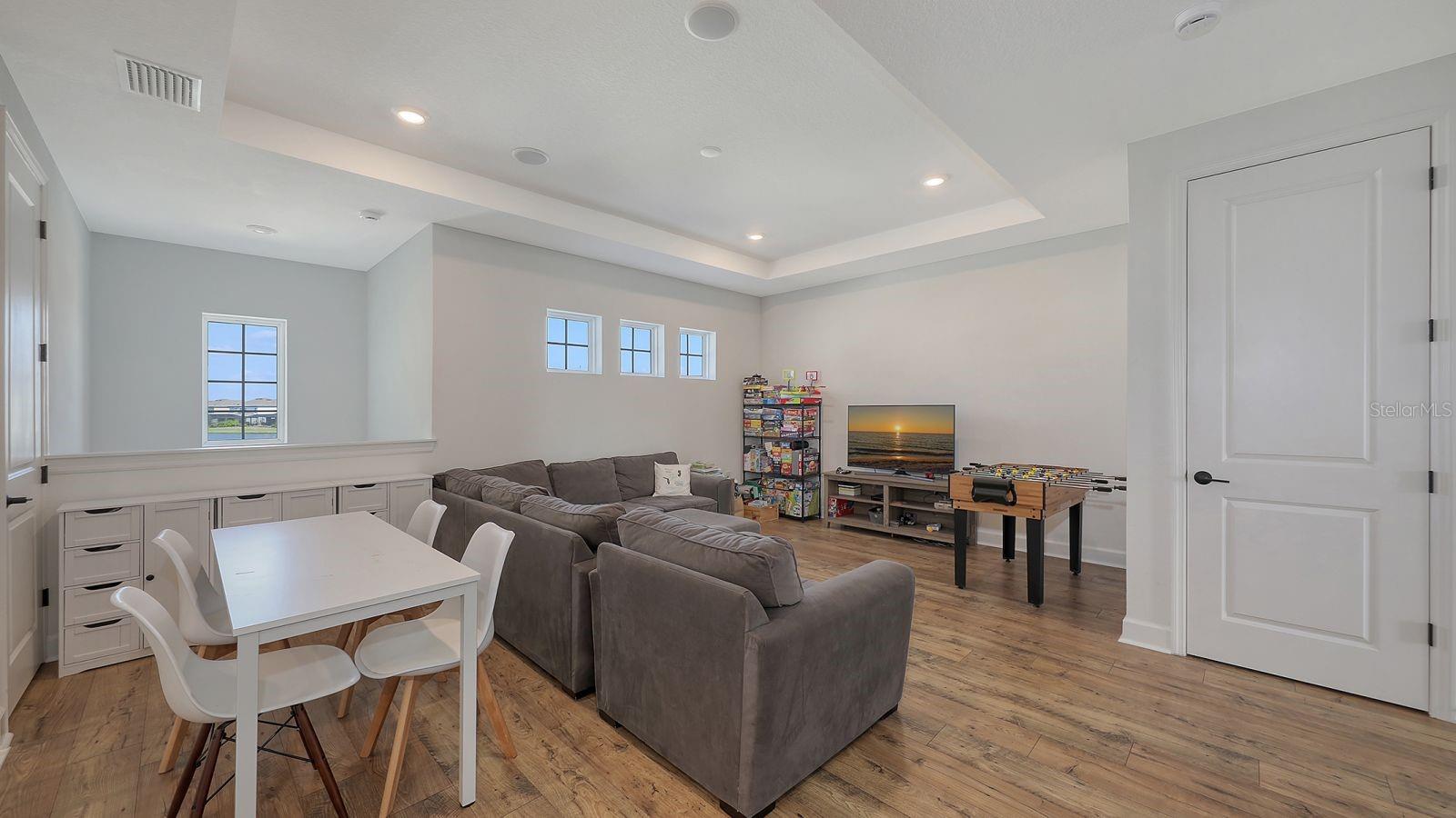 Image 9 of 13 For 10167 Milky Way Circle