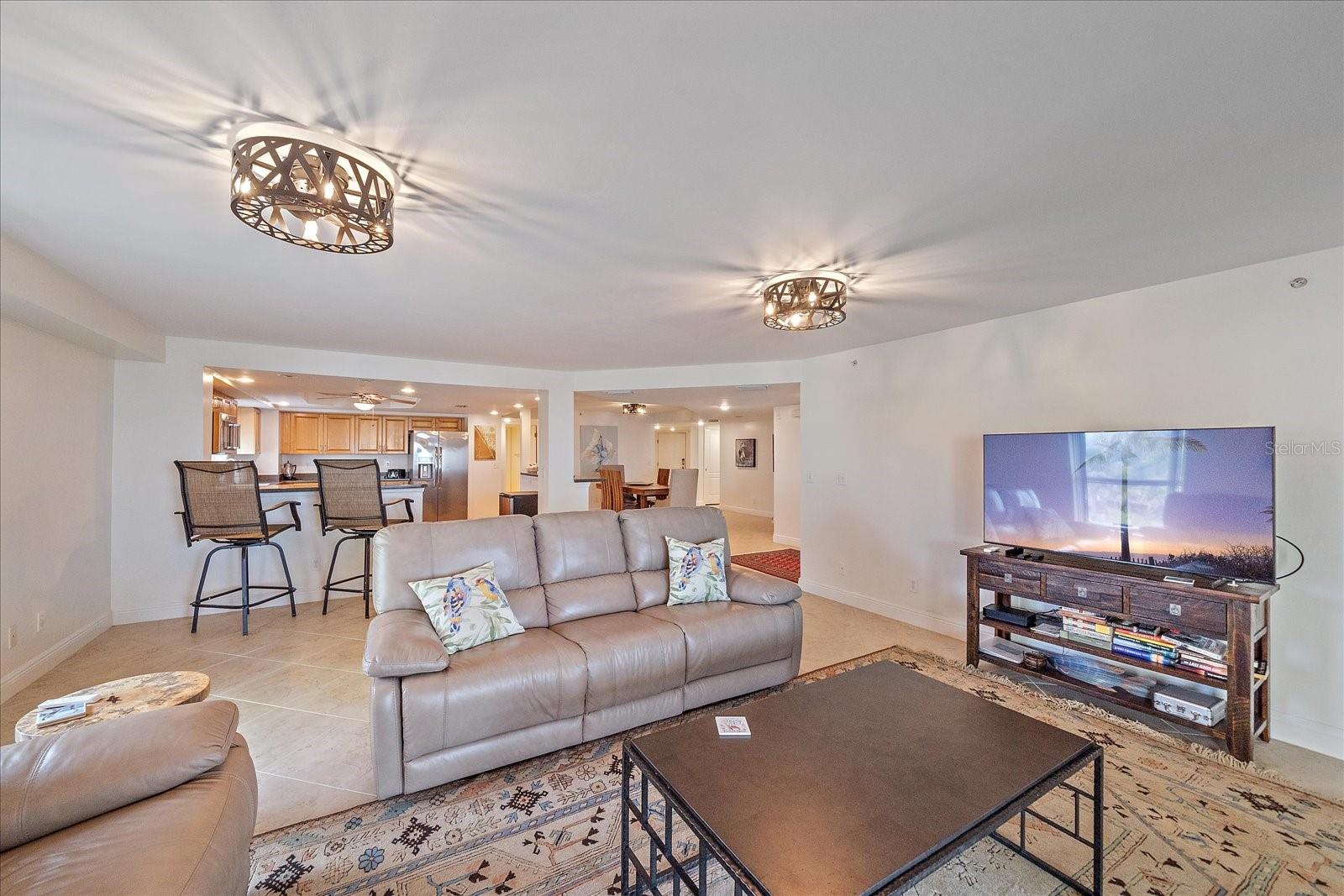 Image 12 of 49 For 5056 Beach Road 202