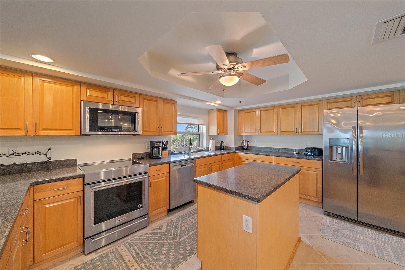 Image 15 of 49 For 5056 Beach Road 202