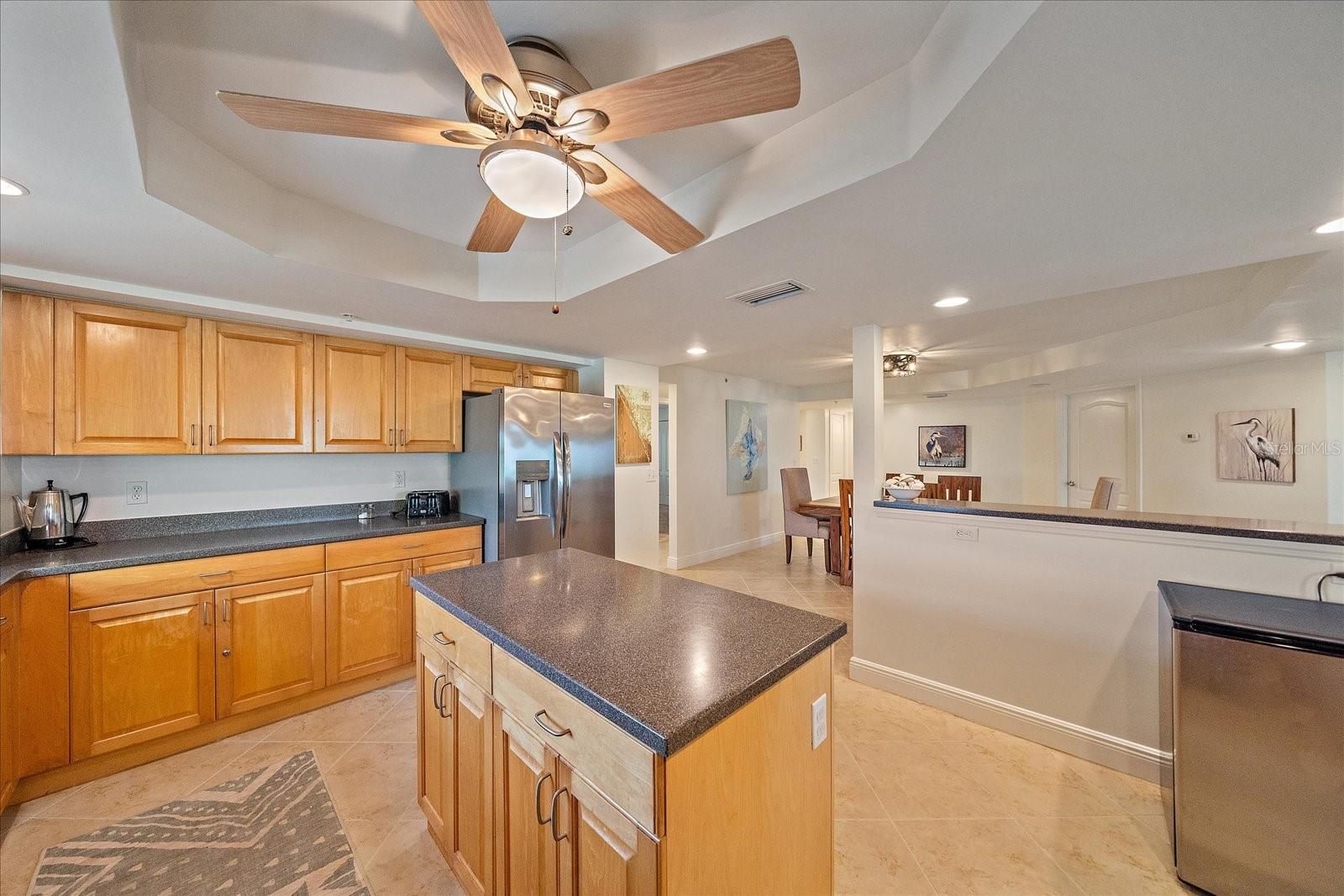 Image 19 of 49 For 5056 Beach Road 202