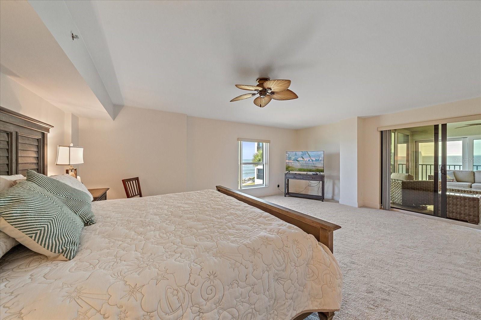 Image 34 of 49 For 5056 Beach Road 202