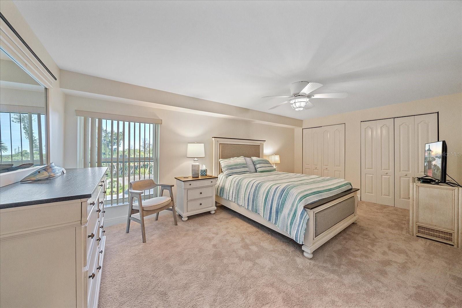 Image 37 of 49 For 5056 Beach Road 202