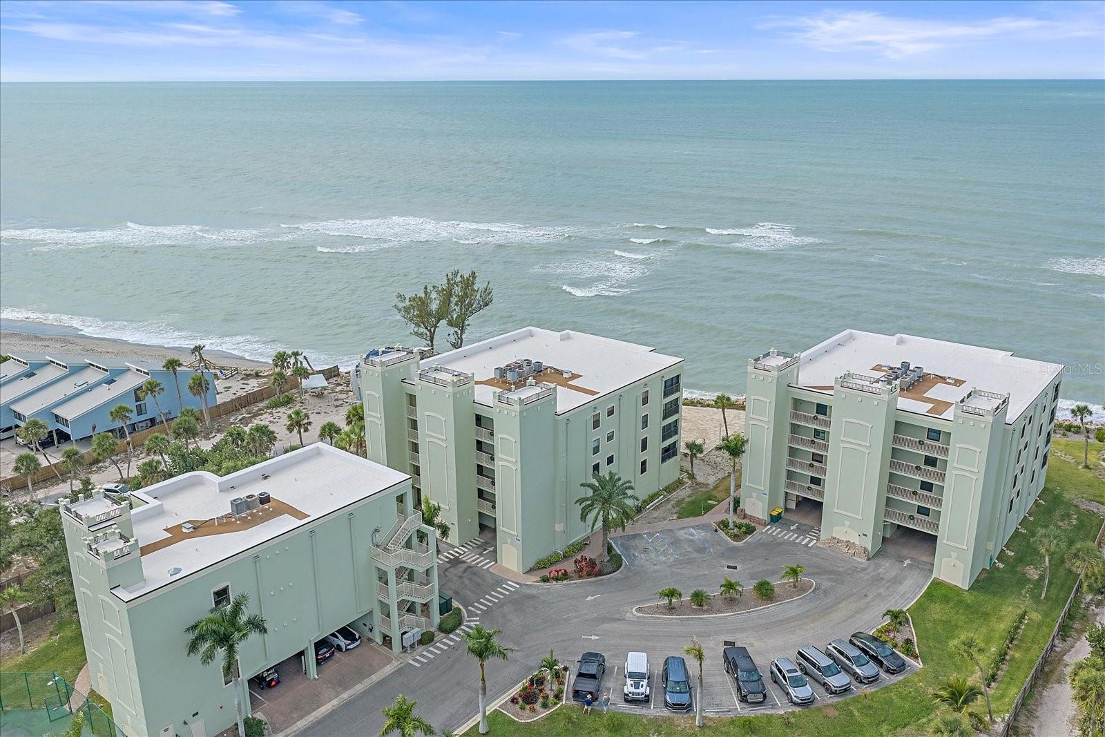 Image 4 of 49 For 5056 Beach Road 202