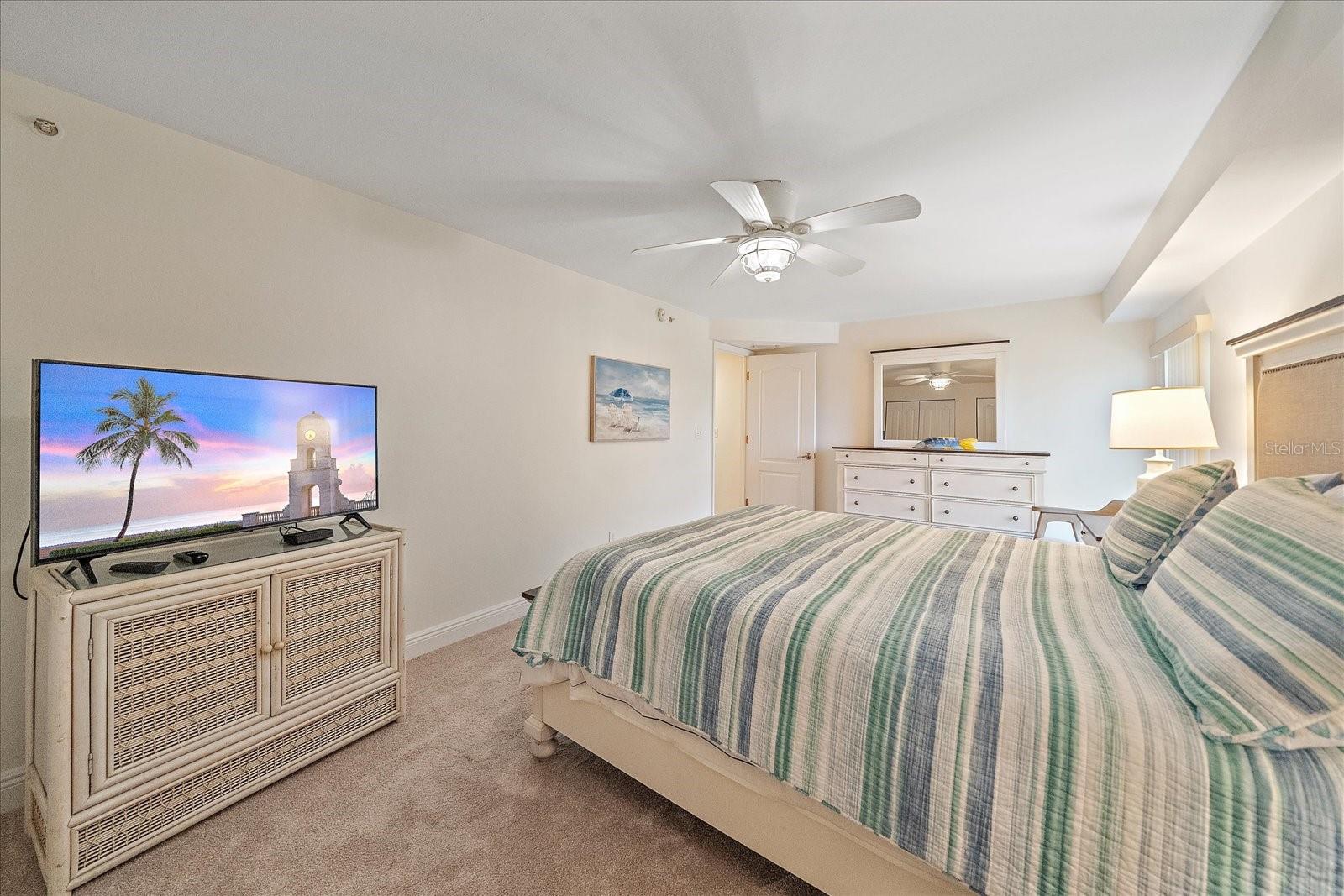 Image 40 of 49 For 5056 Beach Road 202