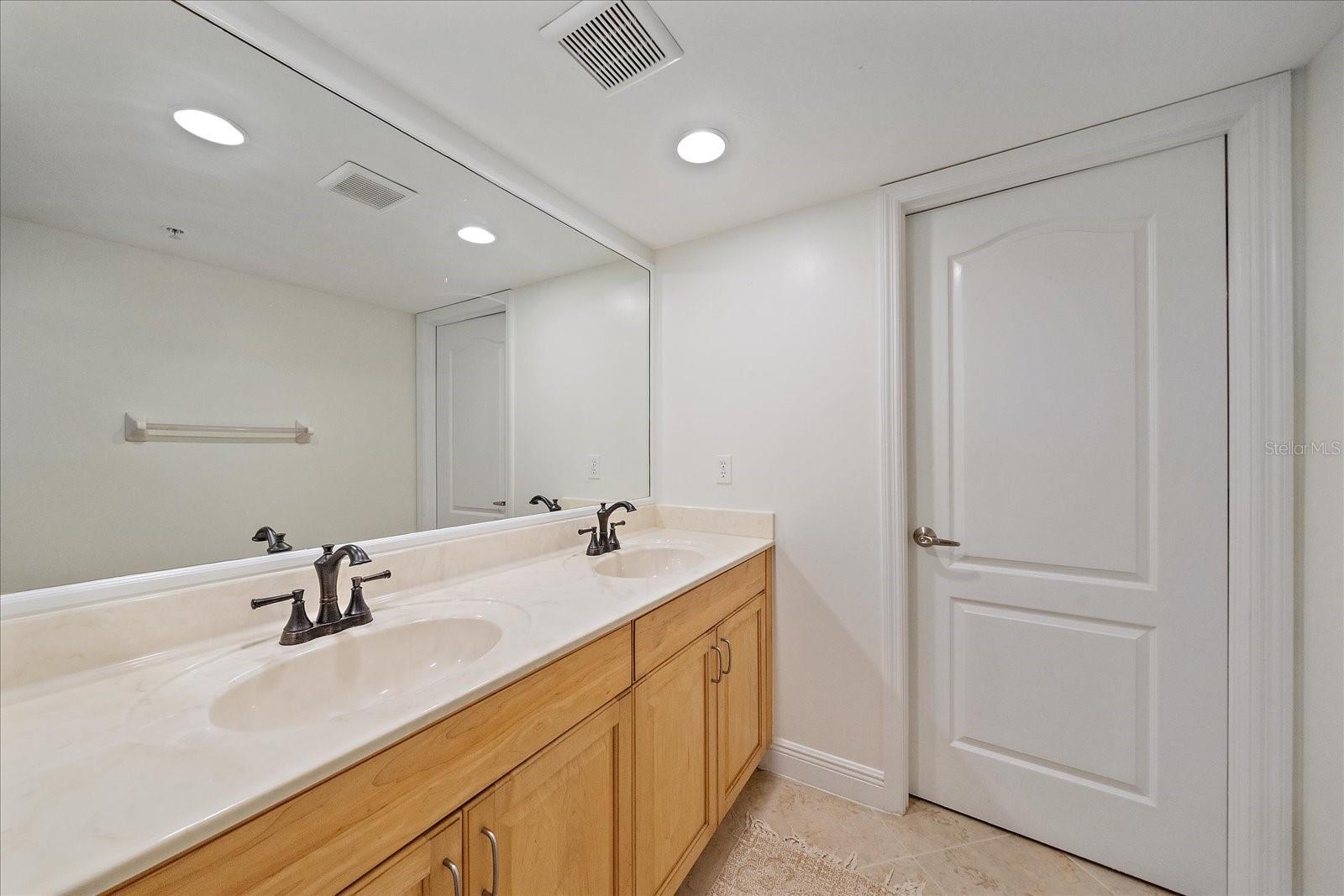 Image 44 of 49 For 5056 Beach Road 202