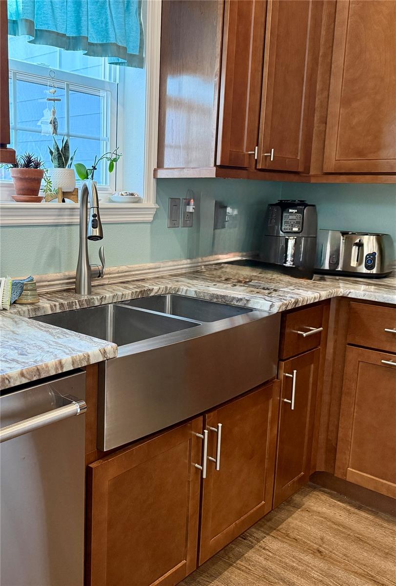 Image 8 of 50 For 630 23rd Street