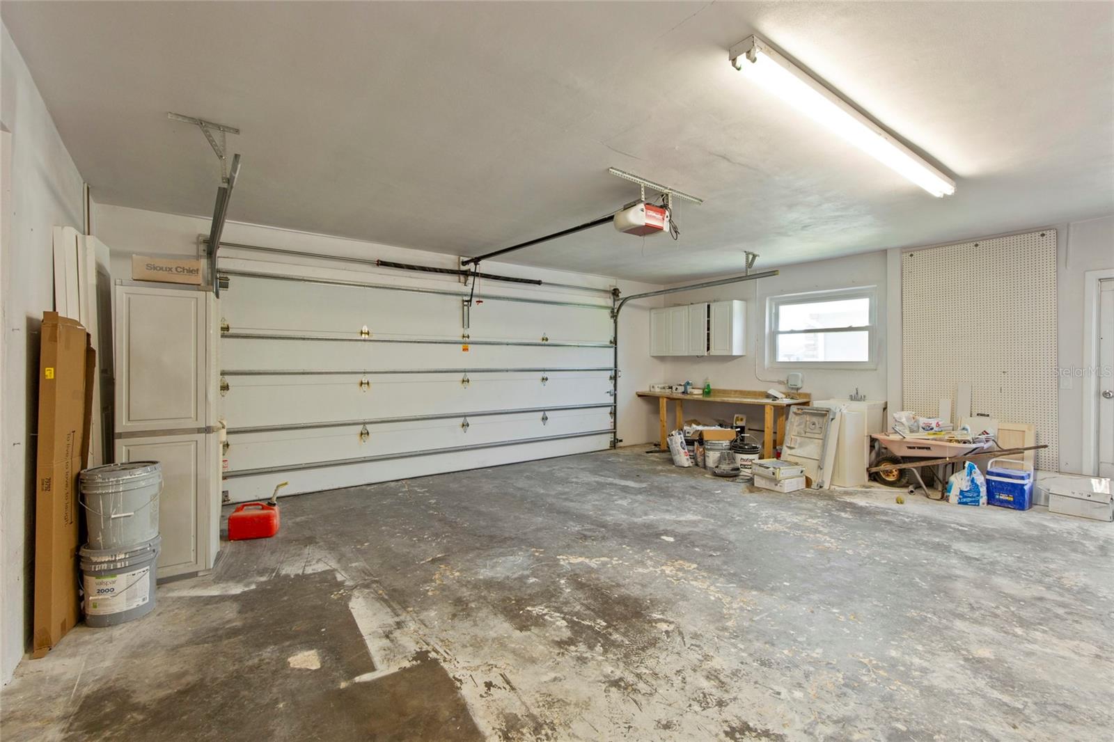 Image 18 of 29 For 2186 Waterside Drive