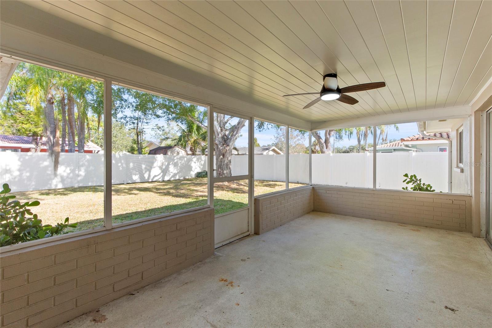 Image 19 of 29 For 2186 Waterside Drive