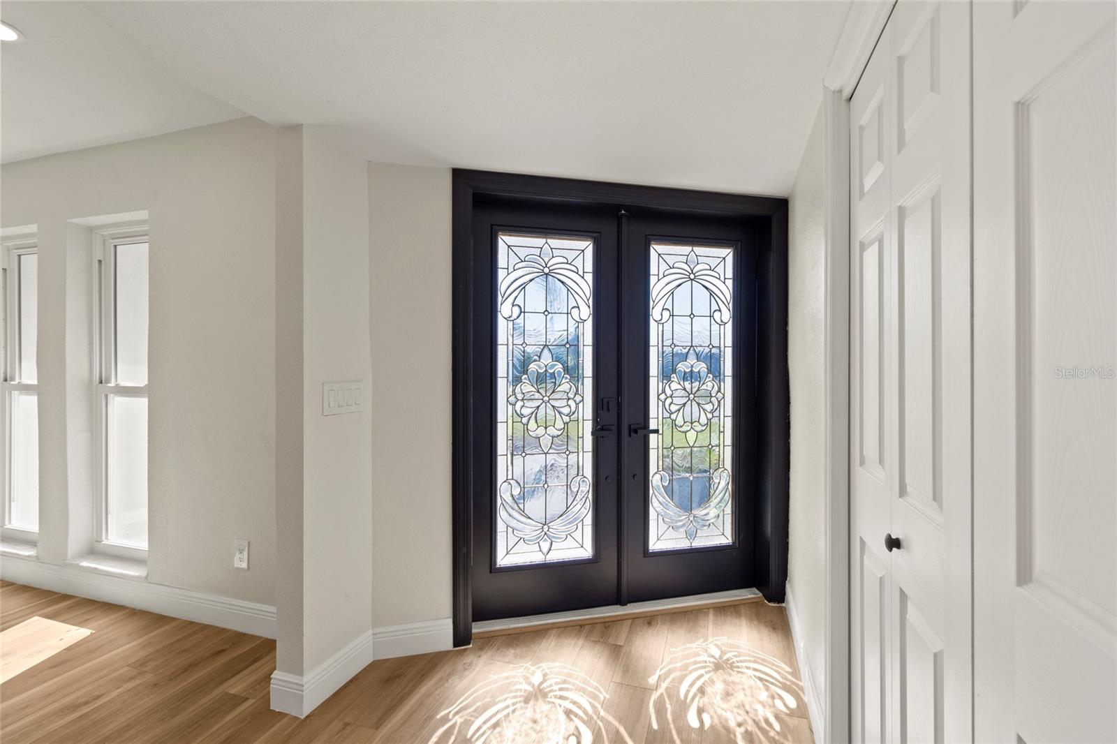 Image 2 of 29 For 2186 Waterside Drive