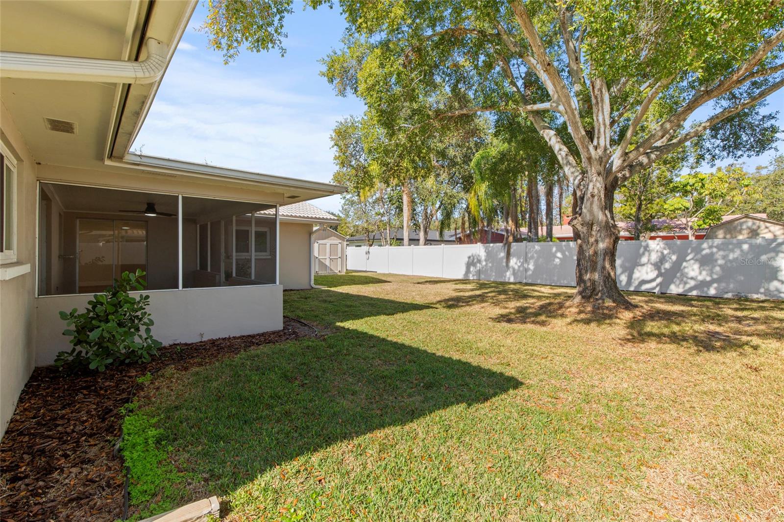 Image 20 of 29 For 2186 Waterside Drive