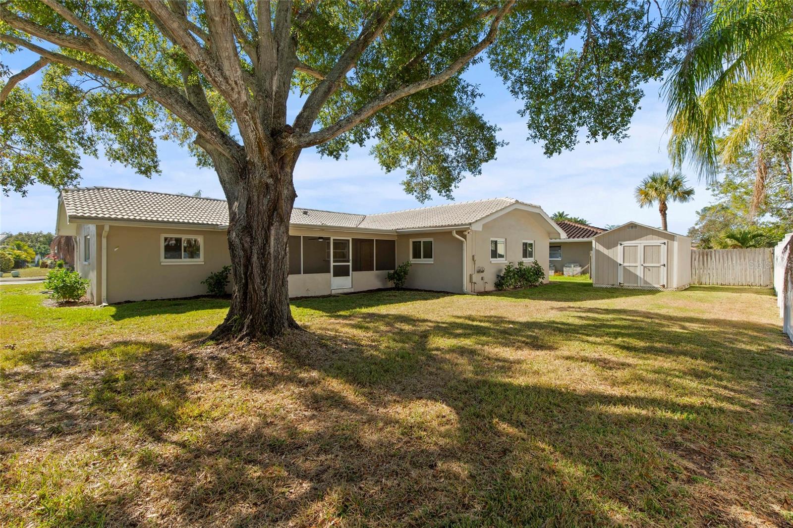 Image 21 of 29 For 2186 Waterside Drive