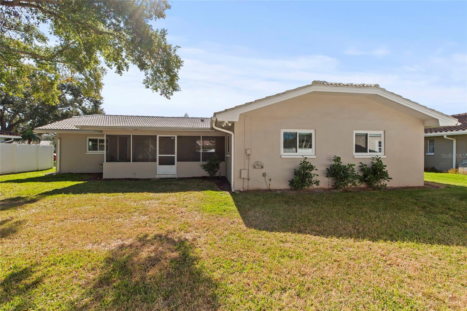 Image 22 of 29 For 2186 Waterside Drive