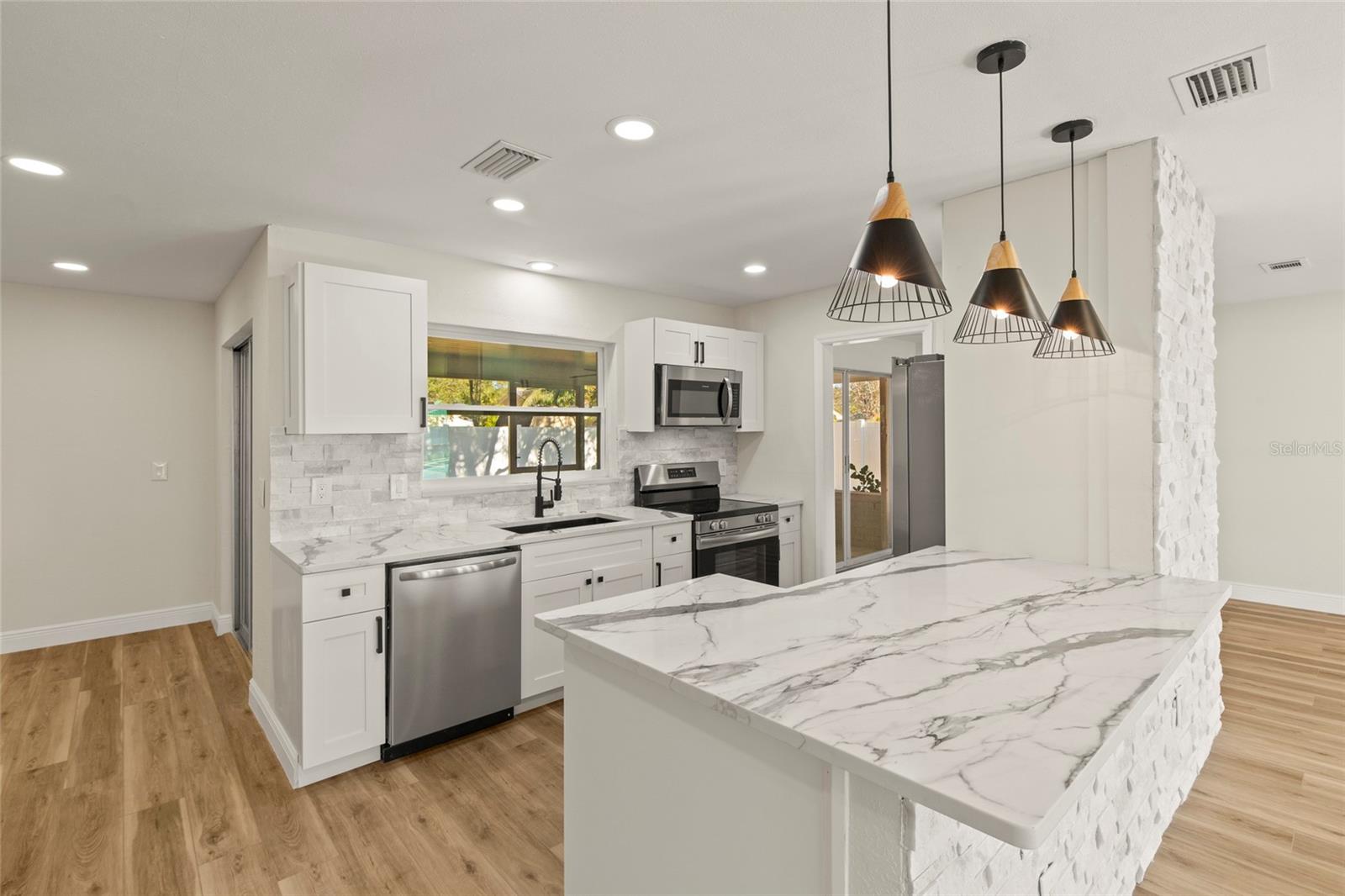 Image 5 of 29 For 2186 Waterside Drive