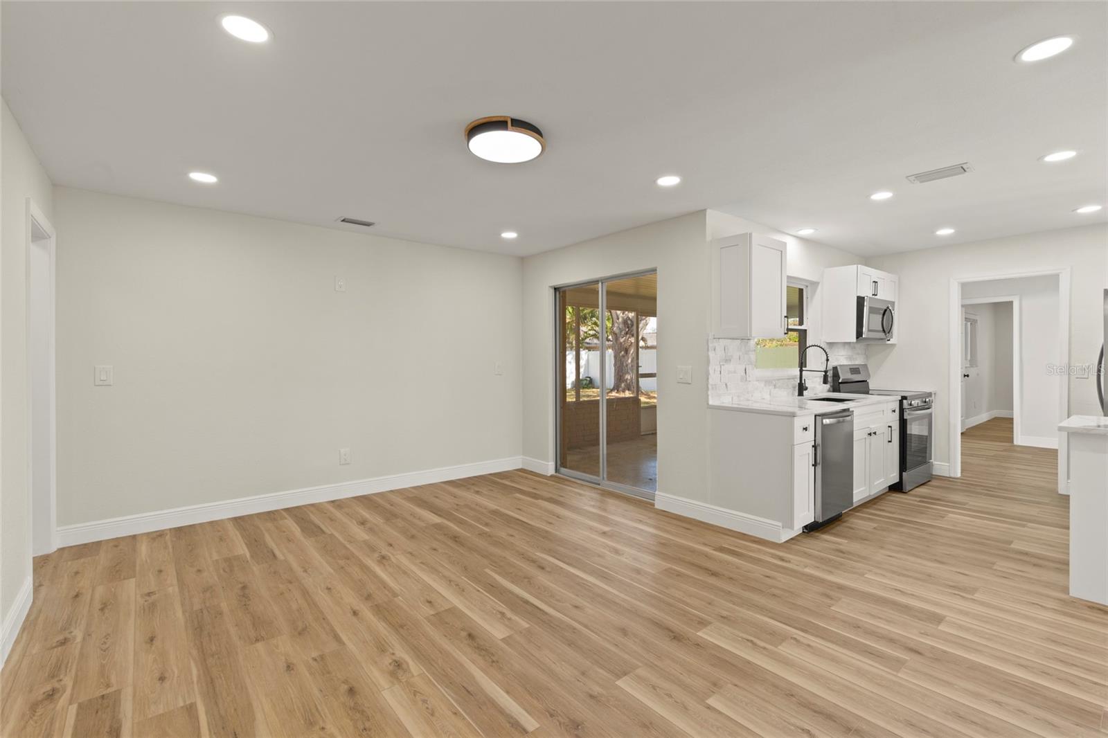 Image 9 of 29 For 2186 Waterside Drive