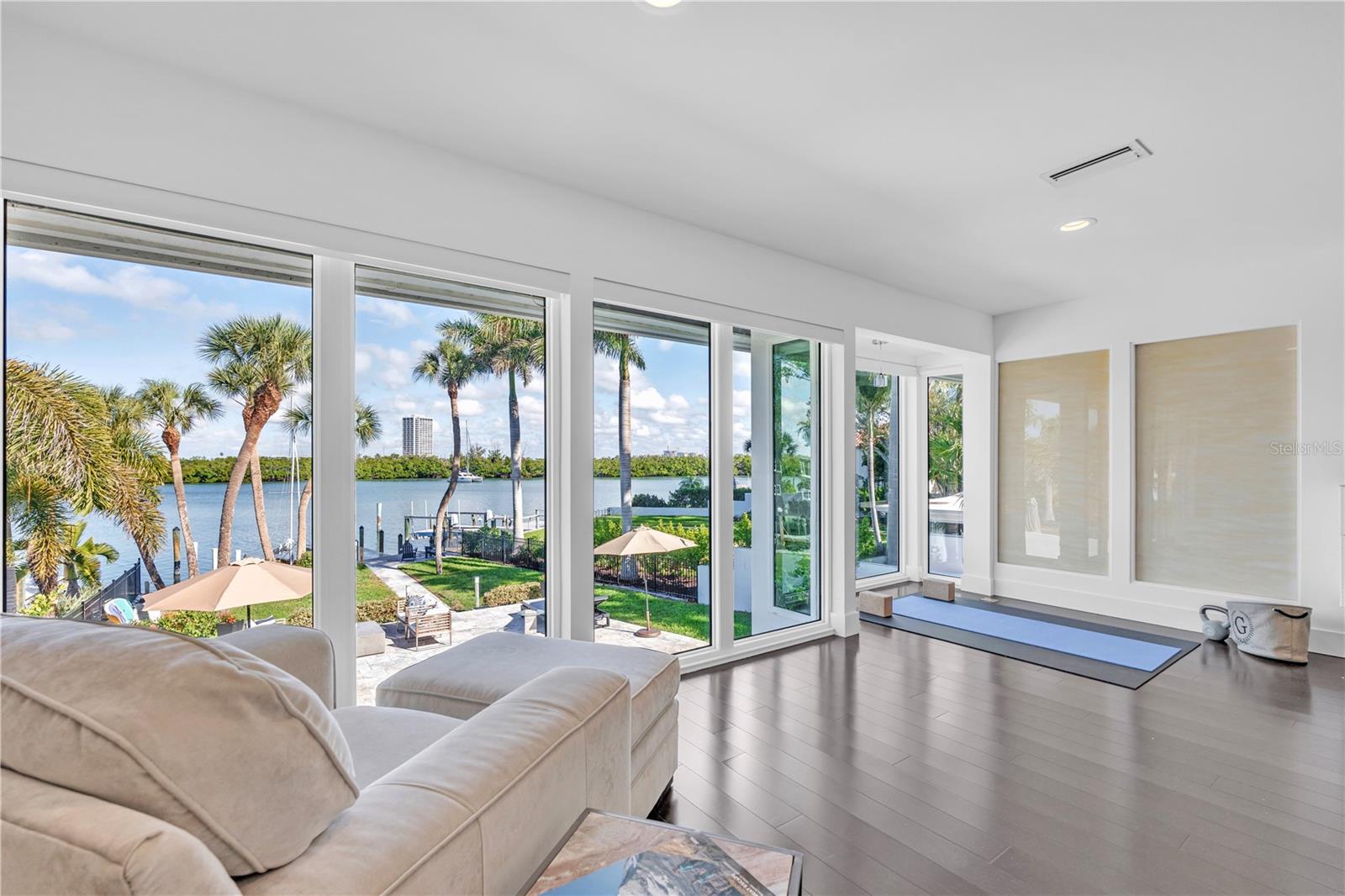 Image 26 of 41 For 701 Tyler Drive