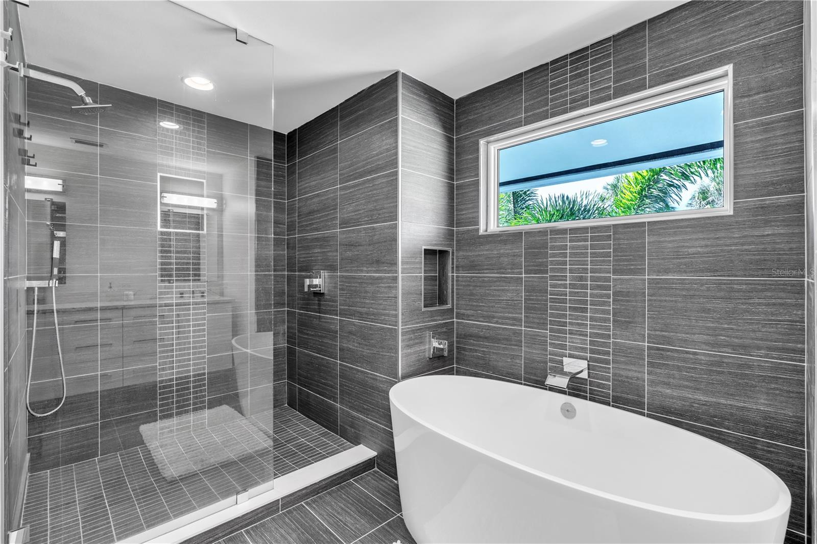 Image 28 of 41 For 701 Tyler Drive