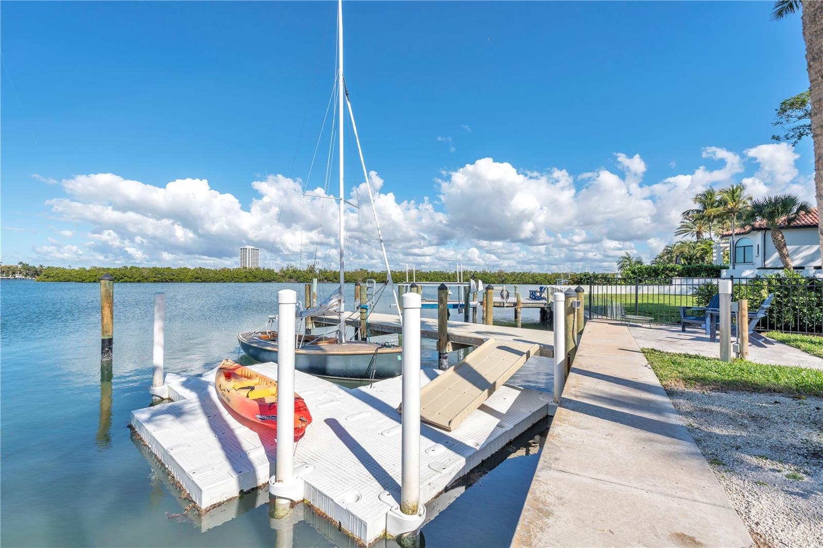 Image 33 of 41 For 701 Tyler Drive