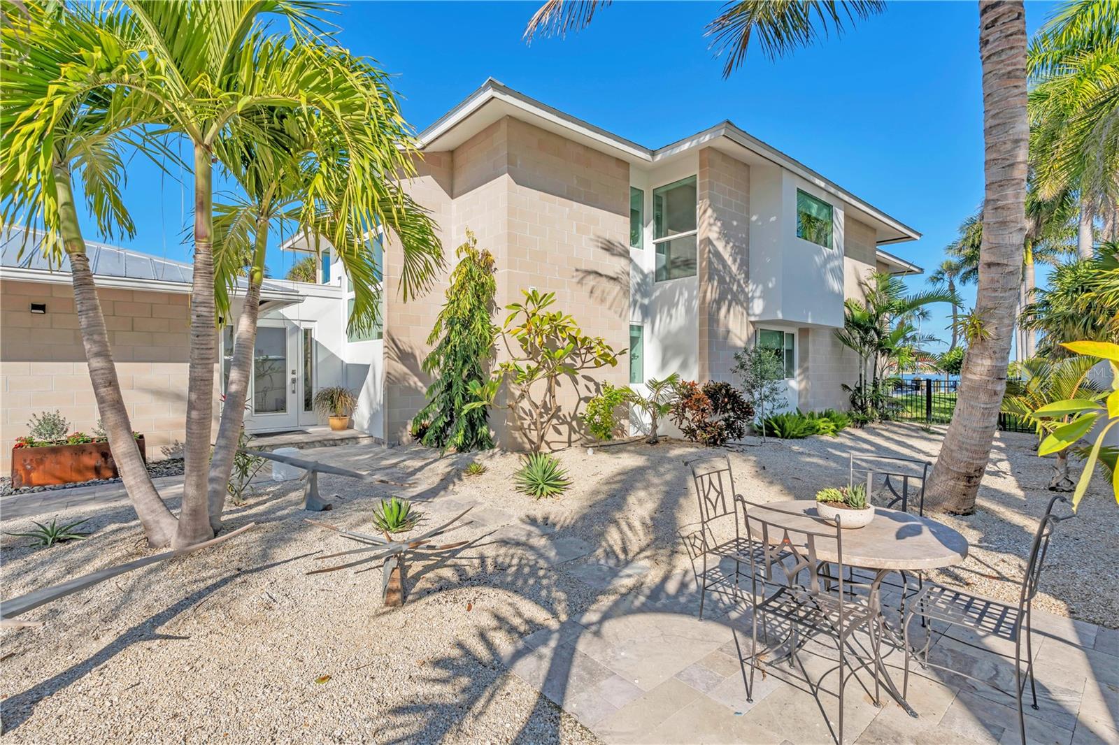 Image 4 of 41 For 701 Tyler Drive