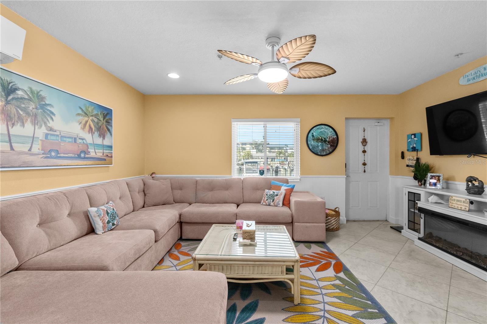 Image 11 of 55 For 3740 Gulf Of Mexico Drive 114