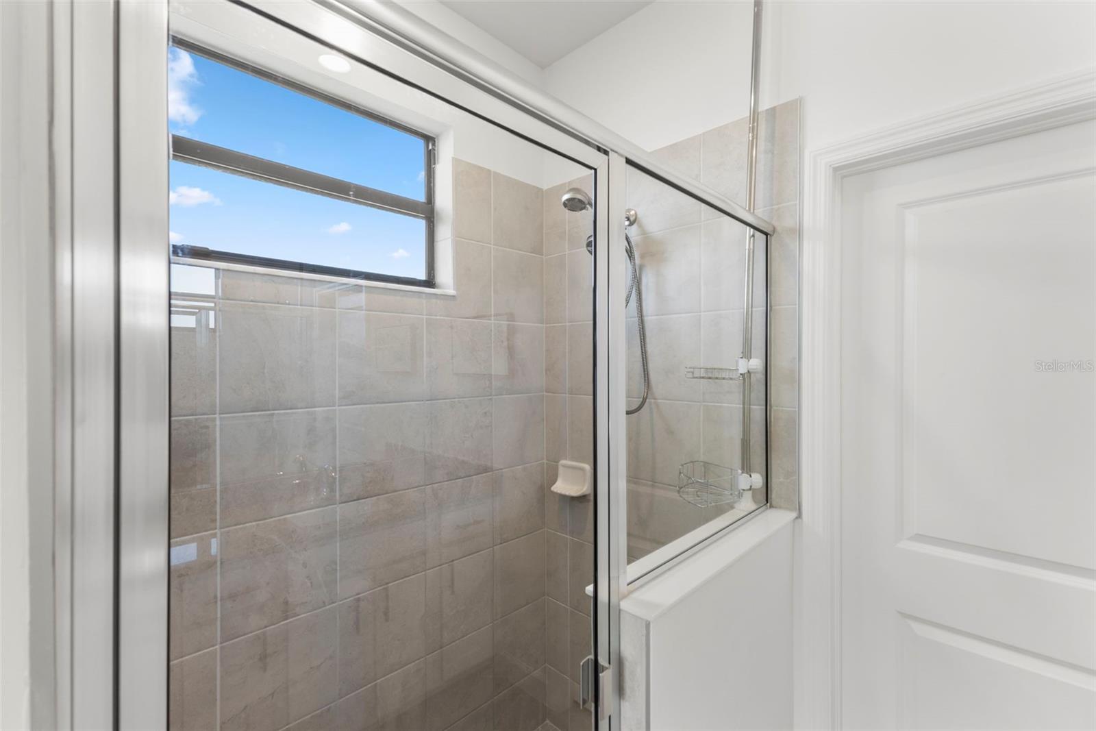 Image 15 of 47 For 5504 Sapphire Stone Cove