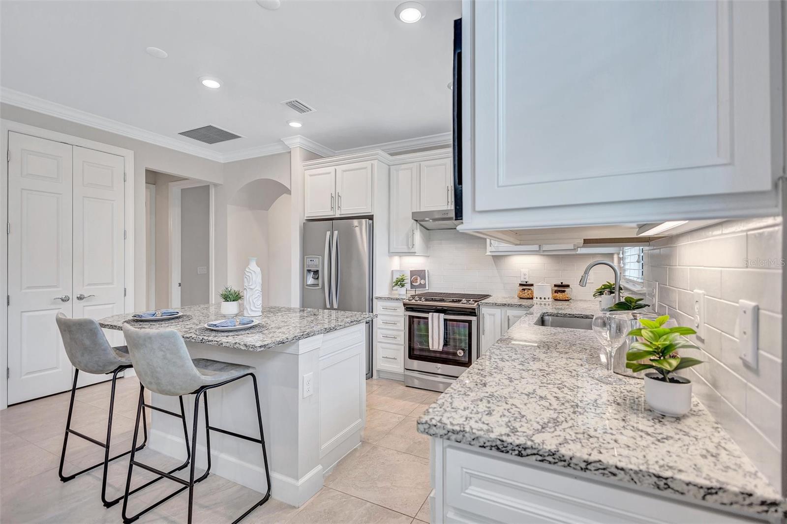 Image 14 of 65 For 12553 Marsh Pointe Road