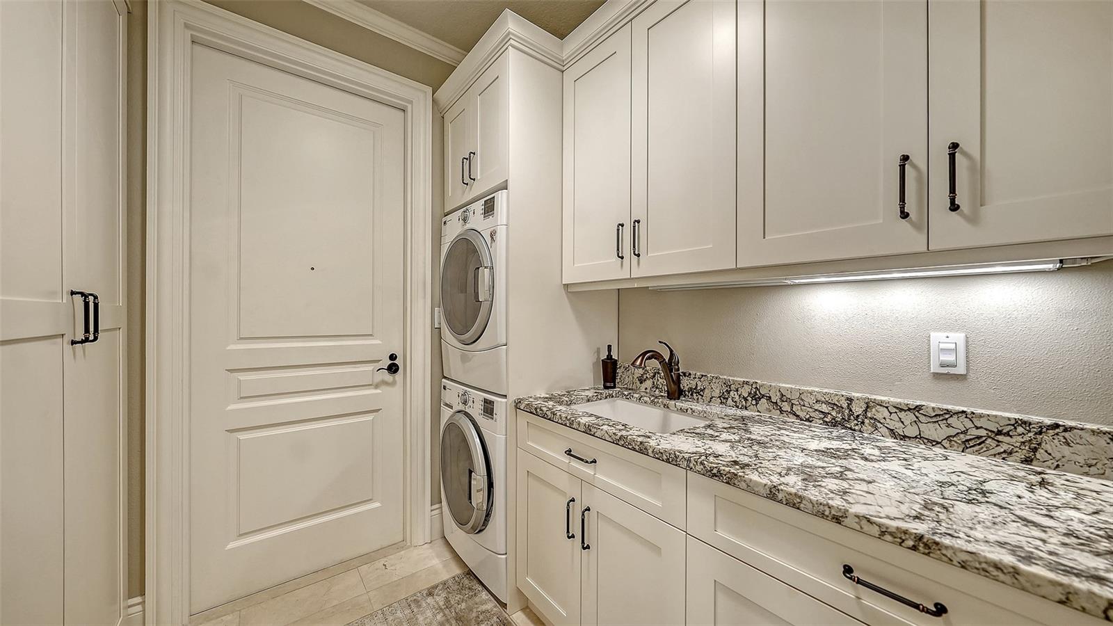 Image 38 of 54 For 2052 Benjamin Franklin Drive Ph 1102