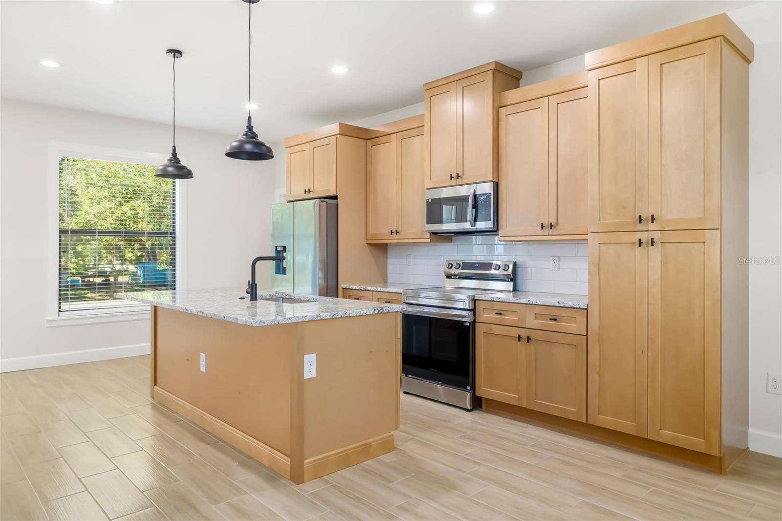 Image 12 of 36 For 118 Ruby Avenue N