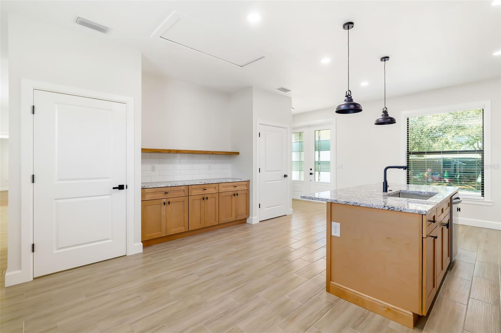 Image 13 of 36 For 118 Ruby Avenue N