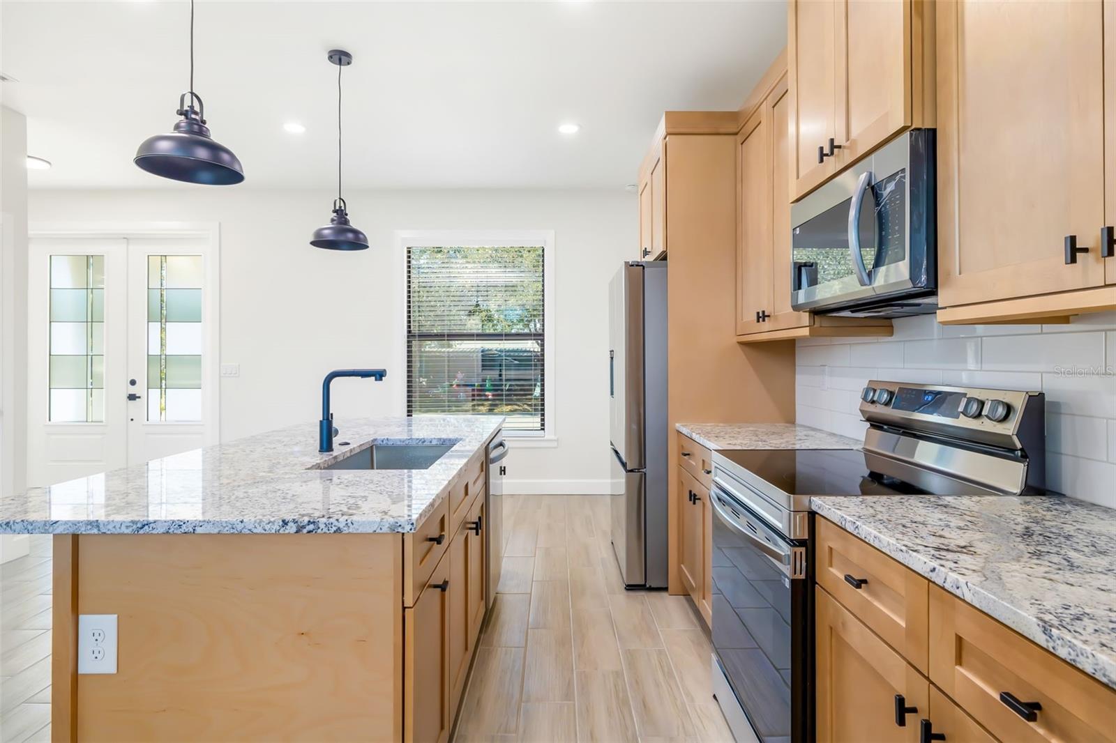 Image 14 of 36 For 118 Ruby Avenue N