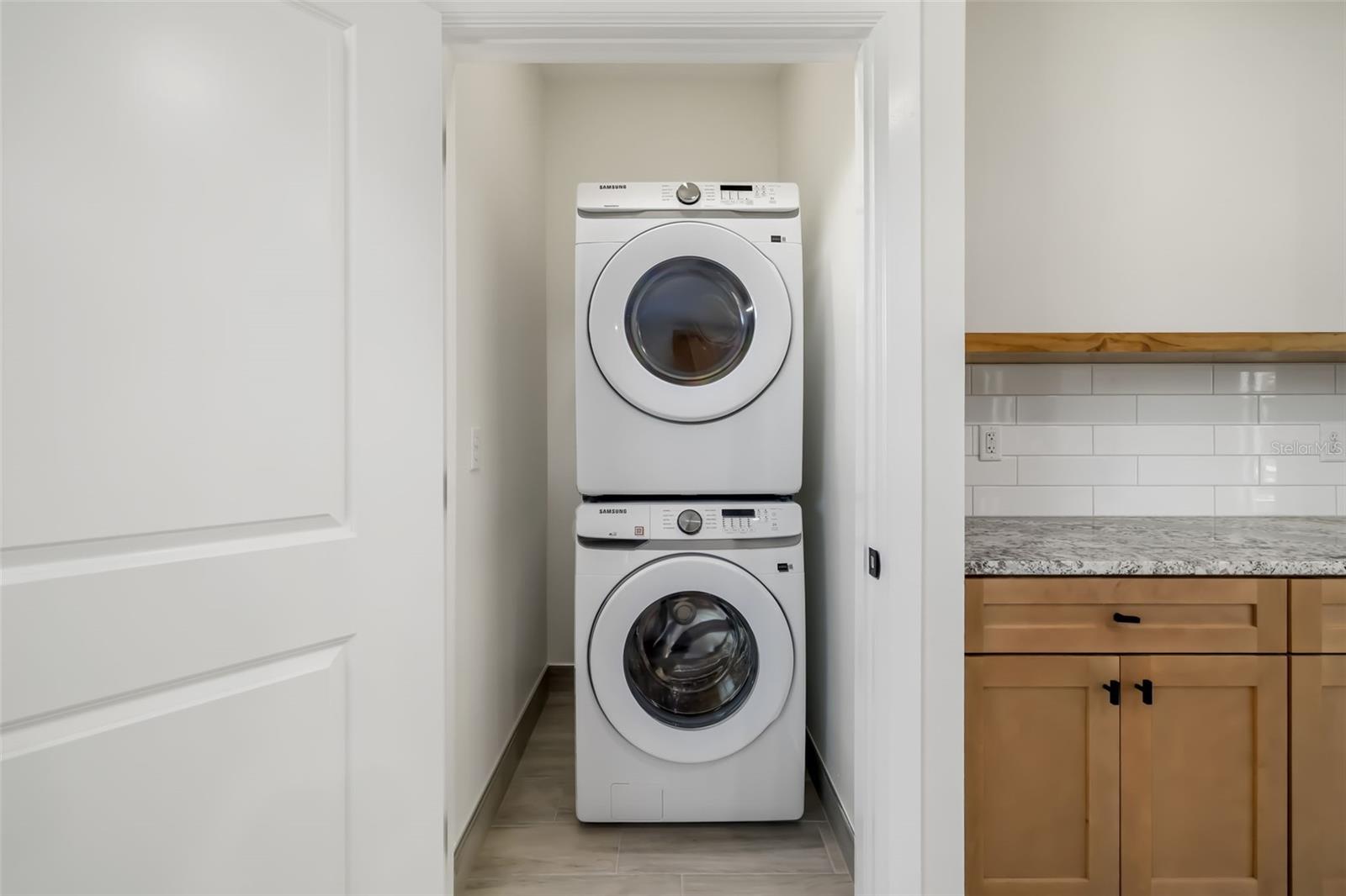 Image 16 of 36 For 118 Ruby Avenue N