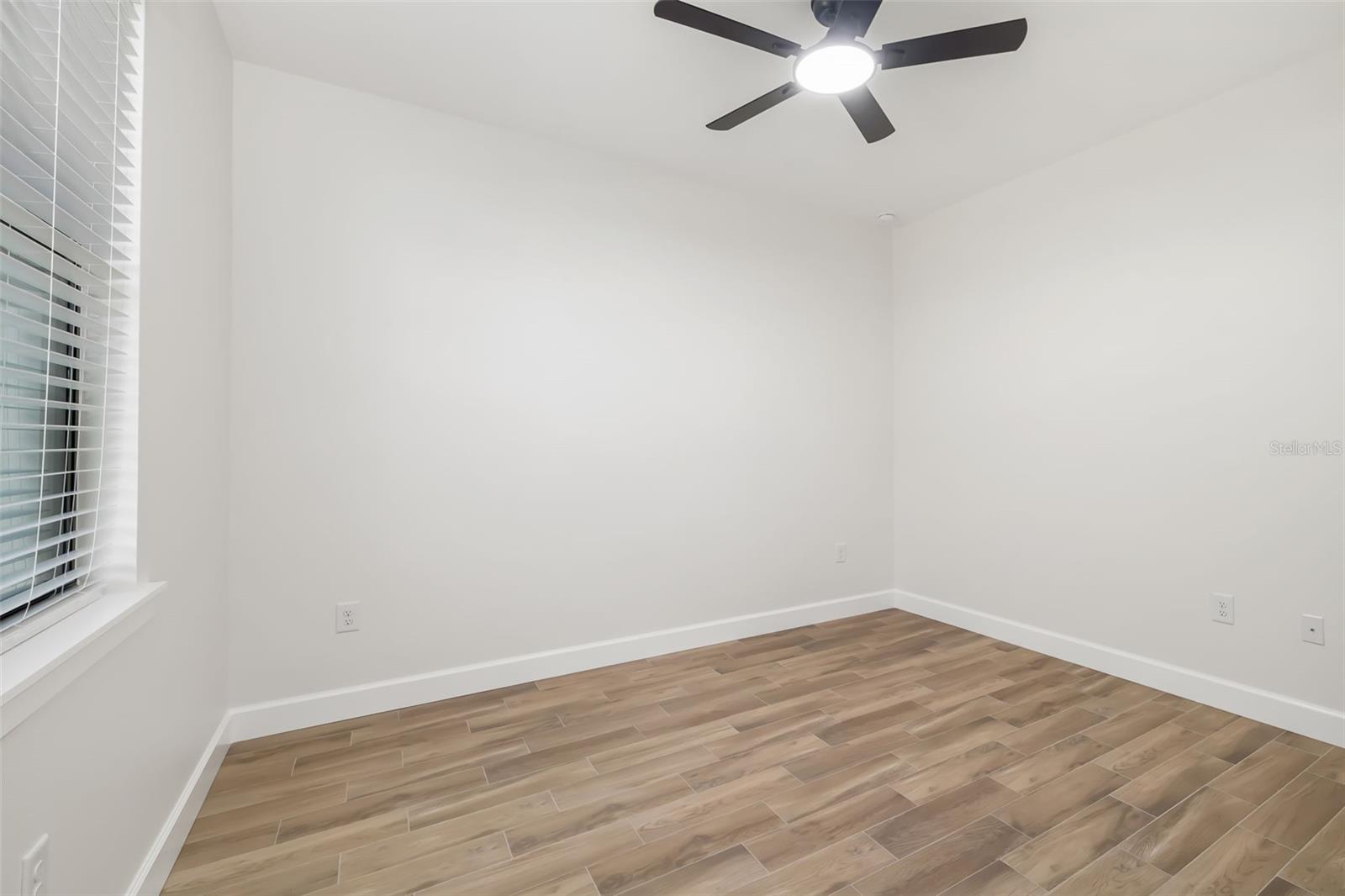 Image 20 of 36 For 118 Ruby Avenue N