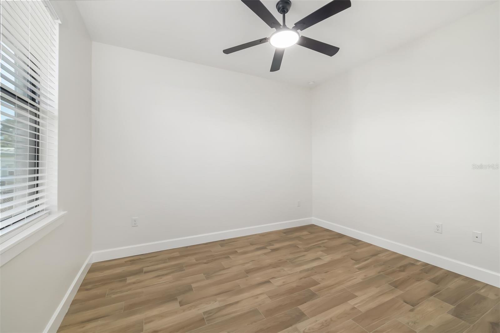 Image 27 of 36 For 118 Ruby Avenue N