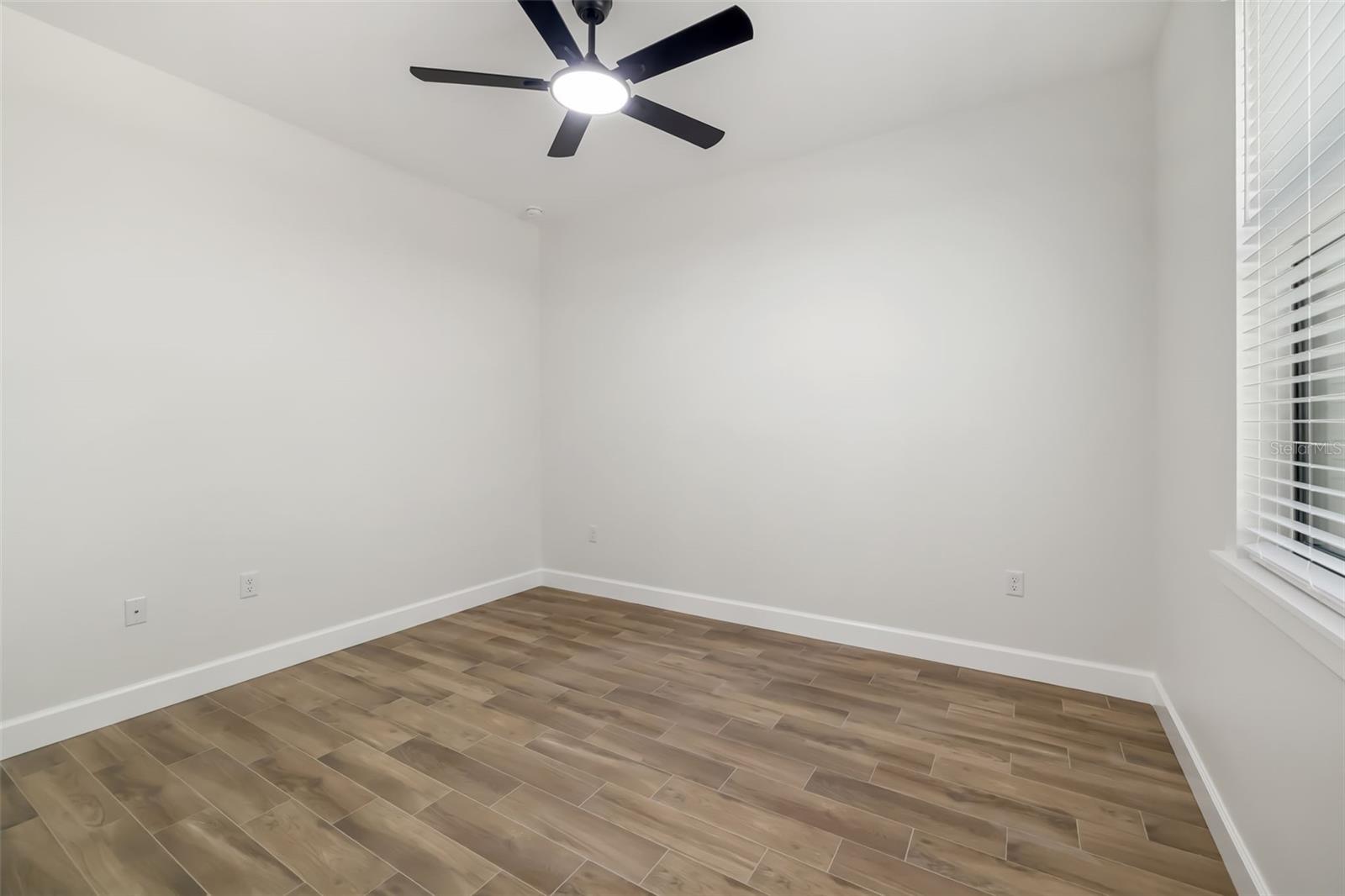 Image 30 of 36 For 118 Ruby Avenue N