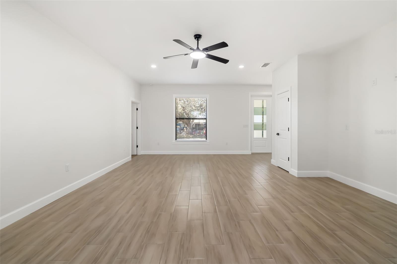 Image 32 of 36 For 118 Ruby Avenue N