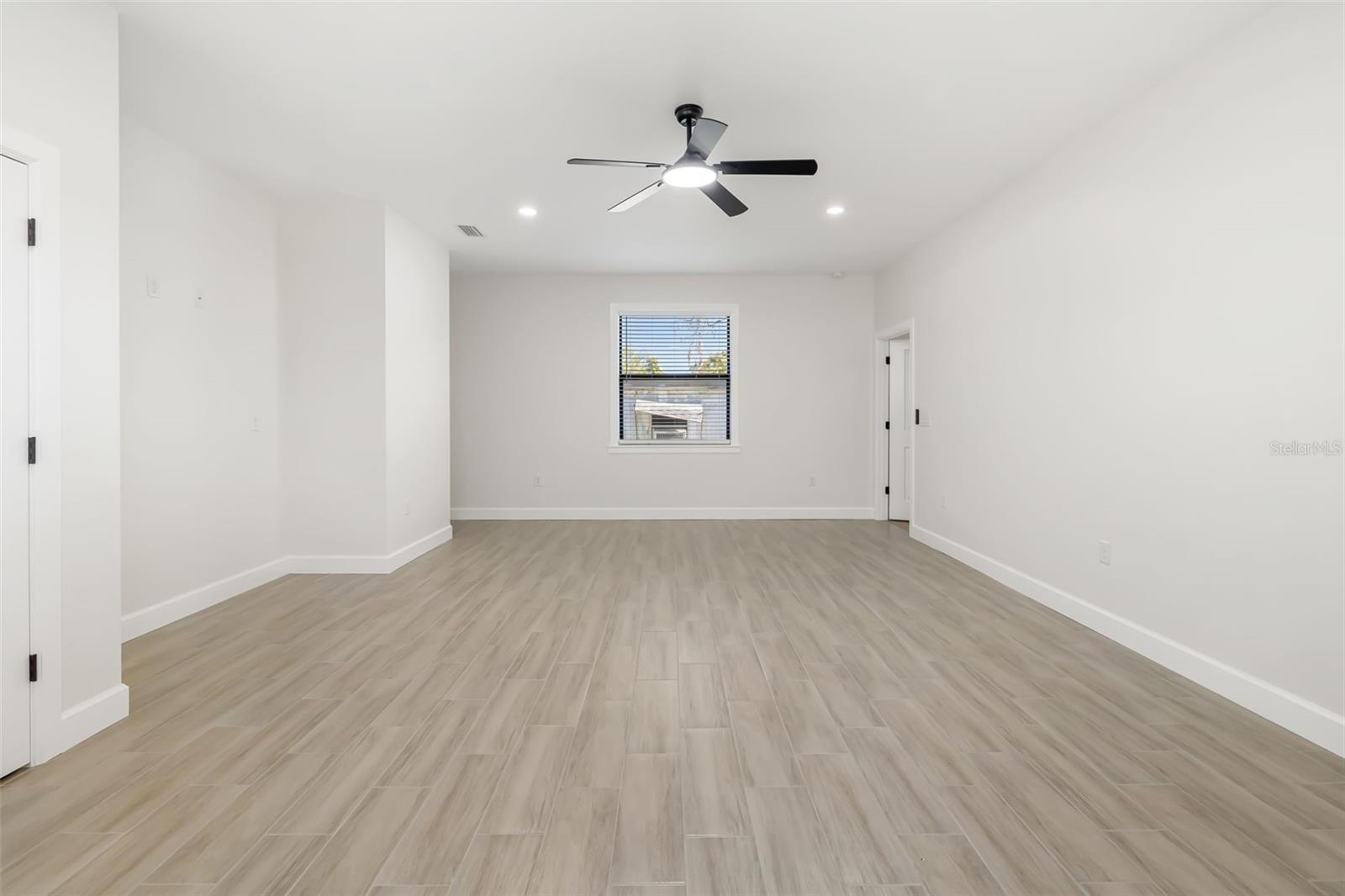 Image 34 of 36 For 118 Ruby Avenue N