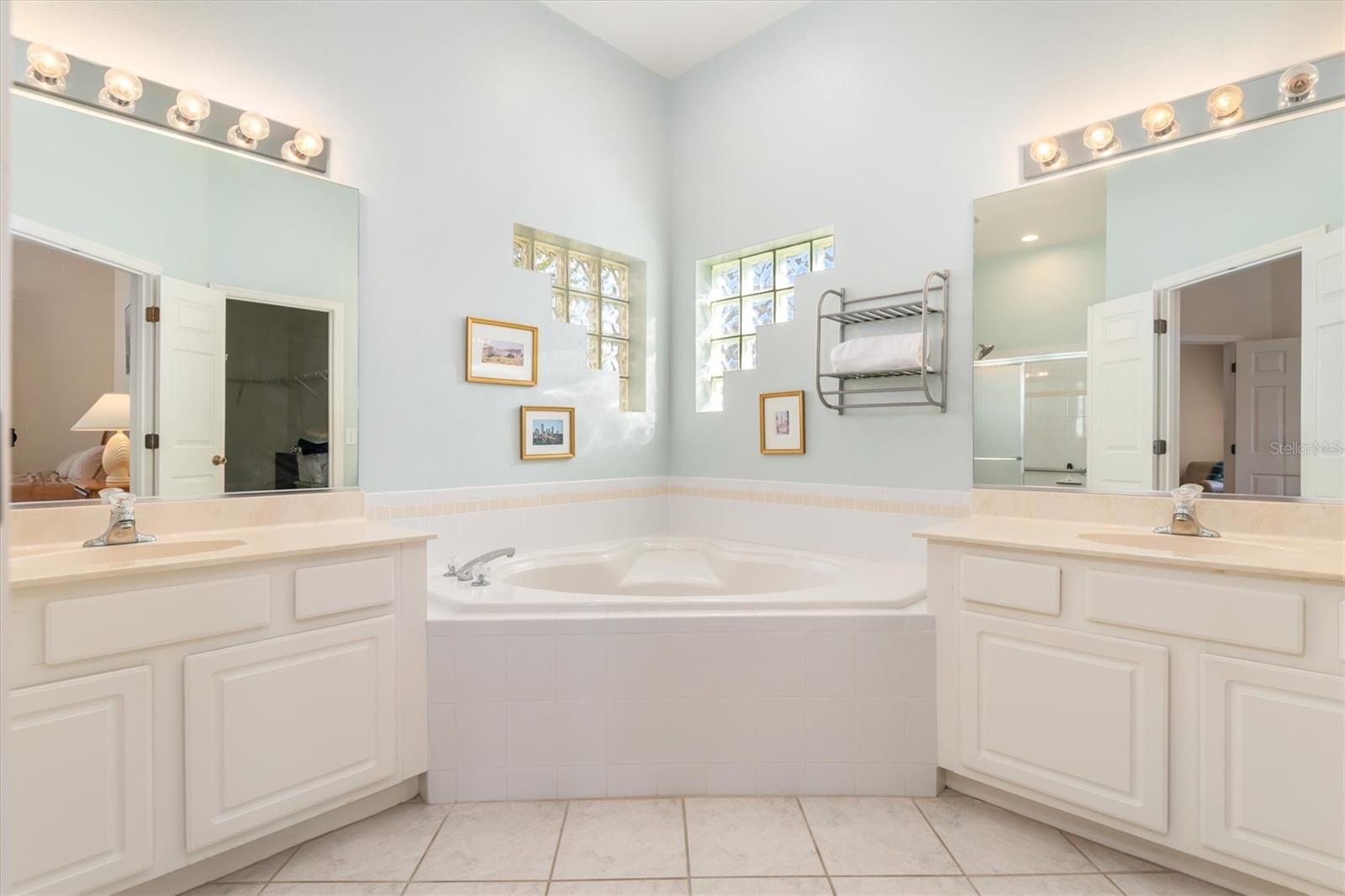 Image 27 of 52 For 4274 Tennyson Way