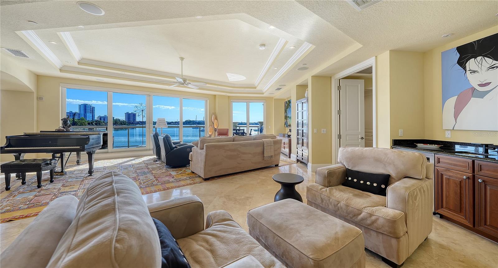 Image 12 of 50 For 464 Golden Gate Point 304