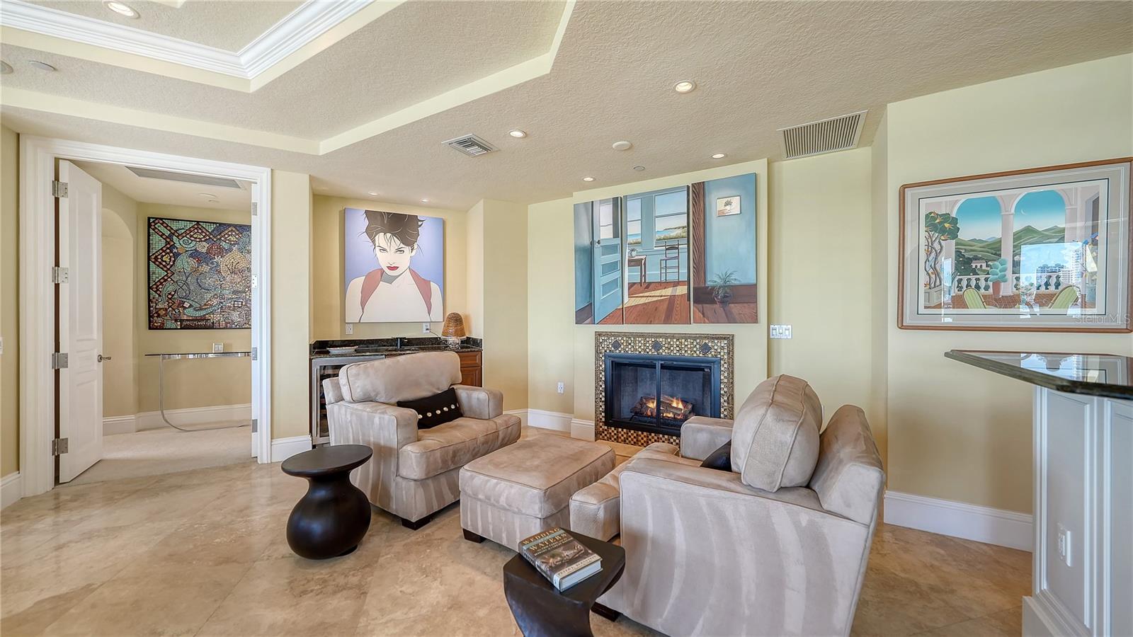 Image 21 of 50 For 464 Golden Gate Point 304