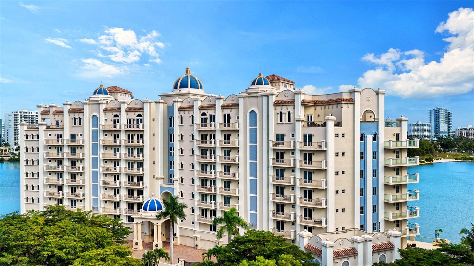 Image 37 of 50 For 464 Golden Gate Point 304