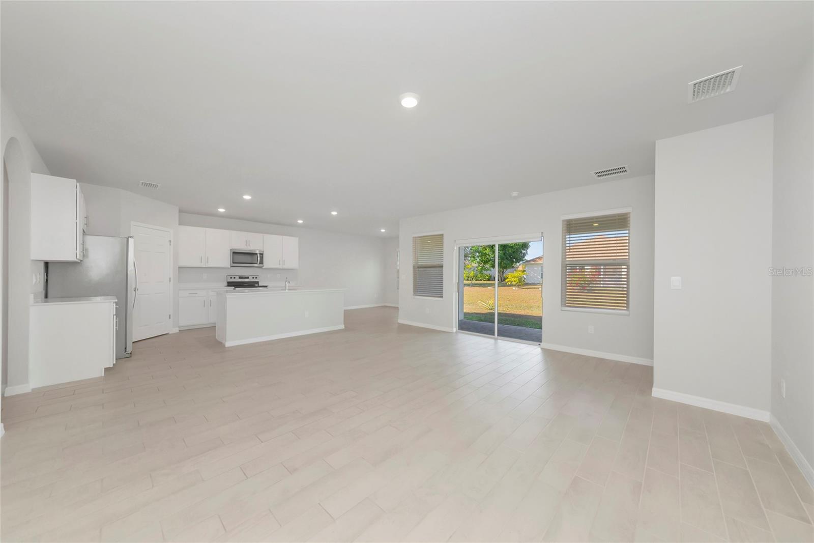 Image 12 of 44 For 27131 Guapore Drive