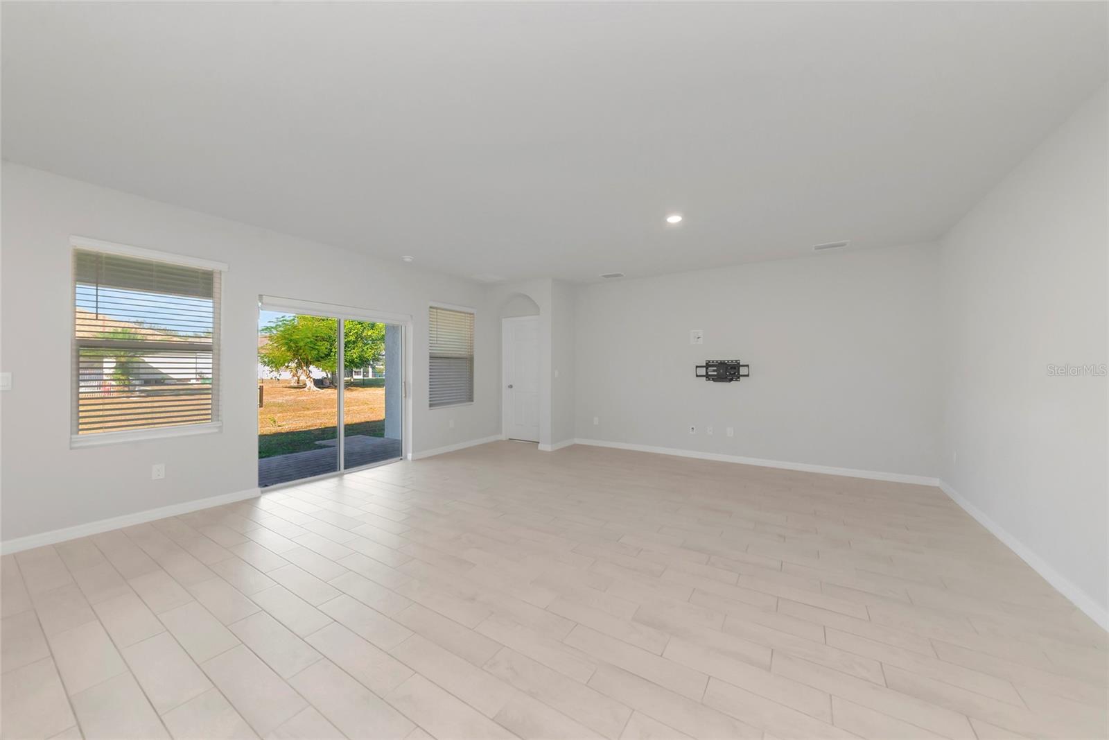 Image 13 of 44 For 27131 Guapore Drive