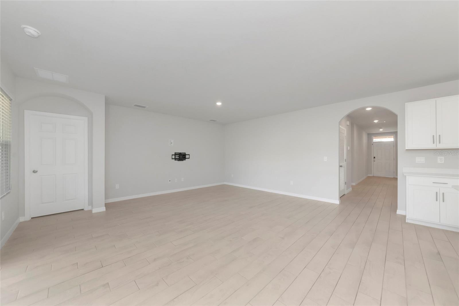 Image 14 of 44 For 27131 Guapore Drive