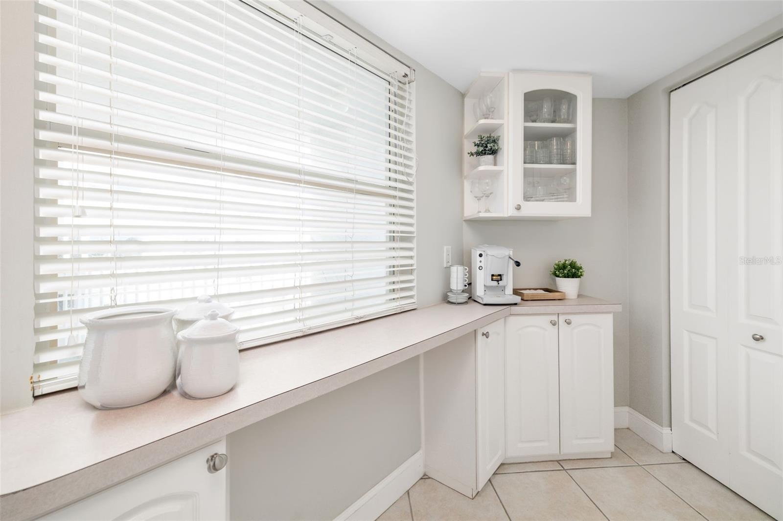 Image 7 of 42 For 1770 Benjamin Franklin Drive 203